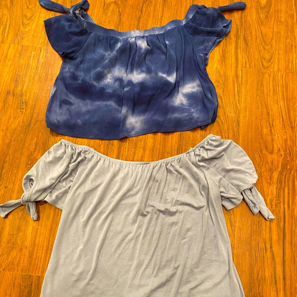 off the shoulder blue set! fits xs!